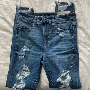 AMERICAN EAGLE Ripped Jegging | Size 8 / 29W | Ripped Hi-Rise |